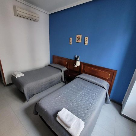 Hostal Pan America Madrid Esterno foto