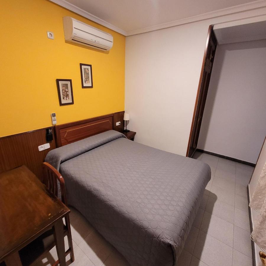 Hostal Pan America Madrid Esterno foto