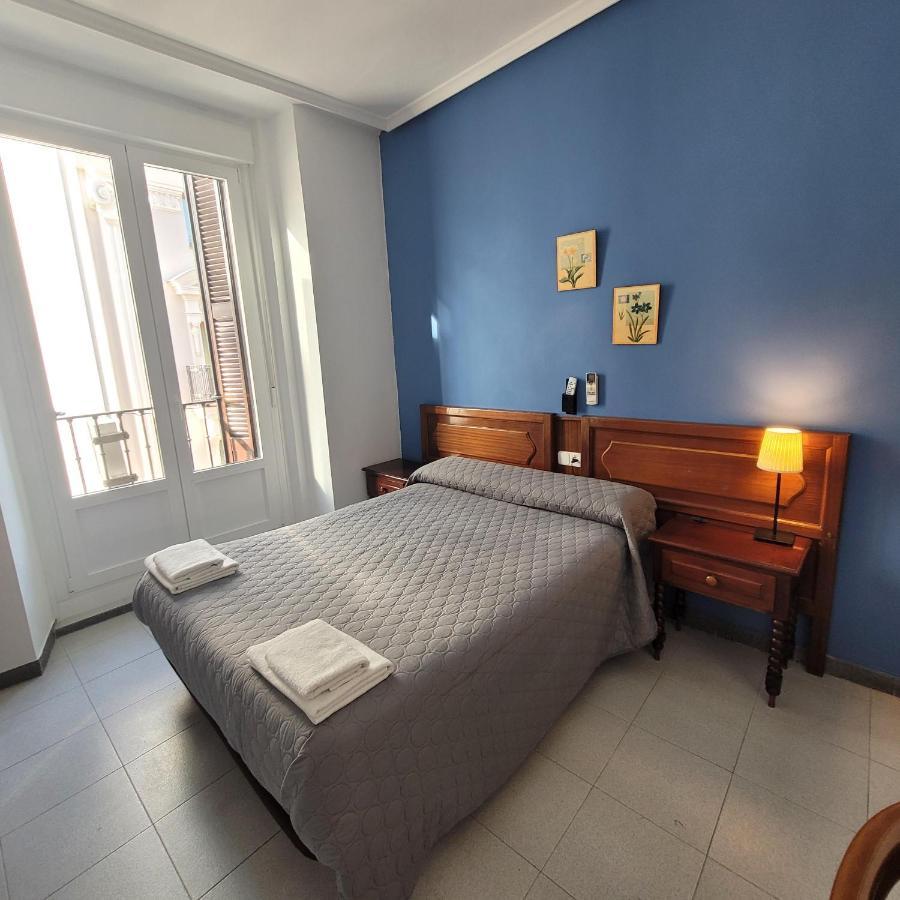 Hostal Pan America Madrid Esterno foto
