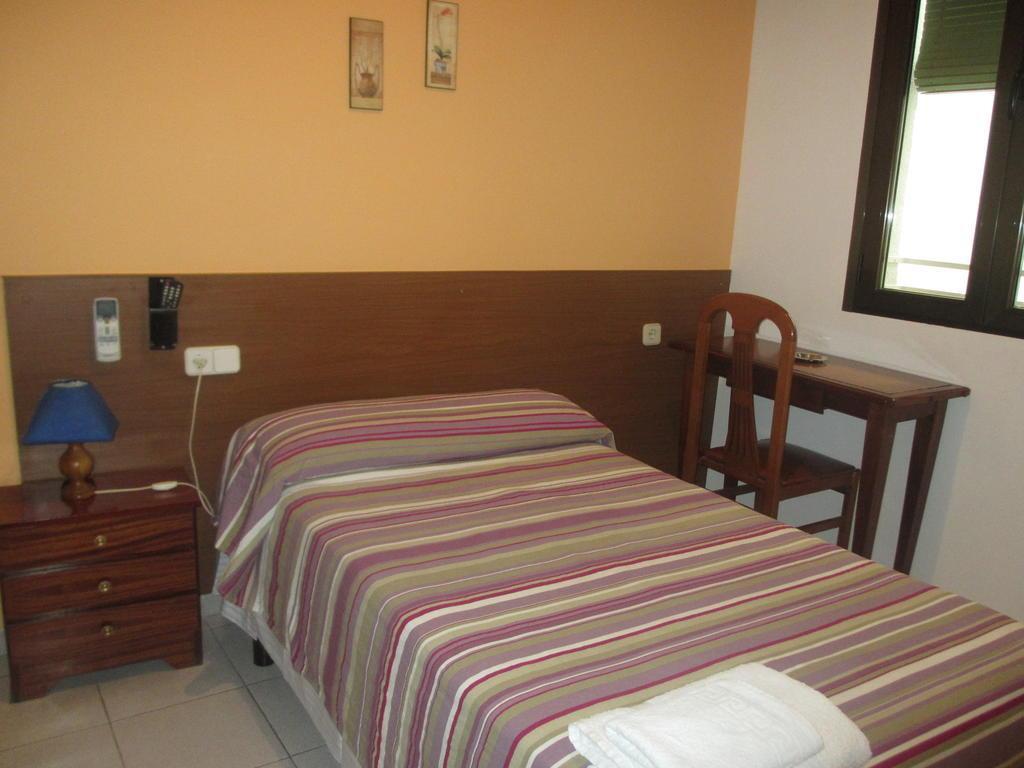 Hostal Pan America Madrid Esterno foto